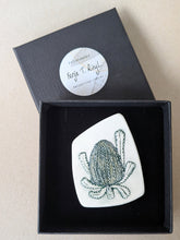 Load image into Gallery viewer, Fenja T. Ringl | Brooch - Banksia |