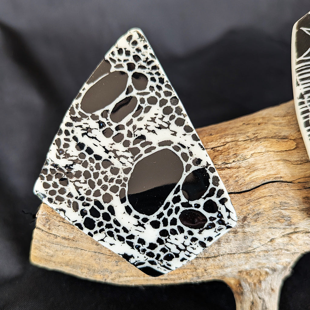 Fenja T. Ringl | Jewellery | Wood Charcoal Fragment (brooch) 1. Unique state