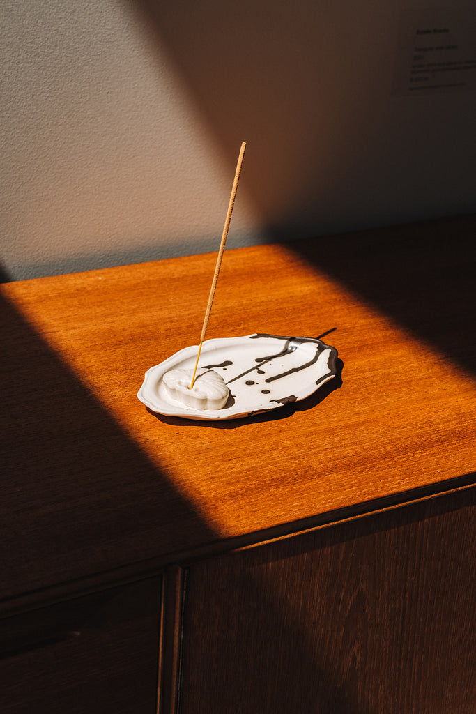 Jacky Lo | Ceramics | Silverware Plate Small (White with Drip)