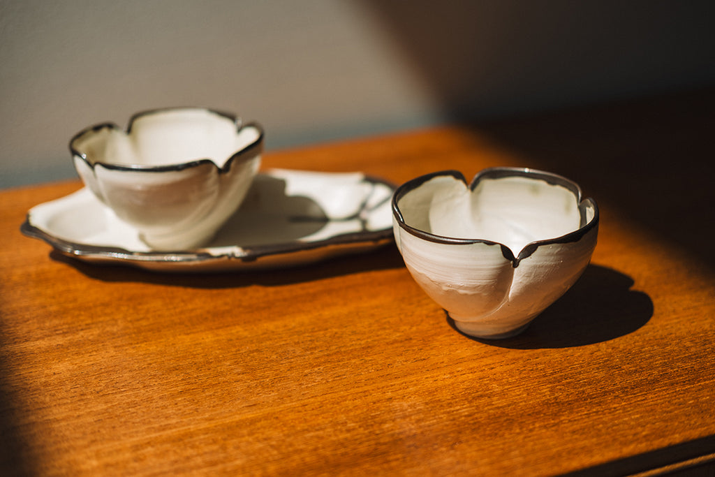Jacky Lo | Ceramics | Petal Tea Cup (White with Drip)