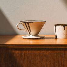 Load image into Gallery viewer, Jacky Lo | Ceramics | Coffee filter (White with Drip)