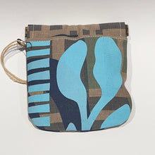 Load image into Gallery viewer, Bursaria Workshop | Small snap purse |