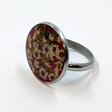 Load image into Gallery viewer, Irina Nazarova | Ring | Cream flowers on red