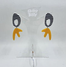 Load image into Gallery viewer, Janelle Skitty Kitty | Earrings |