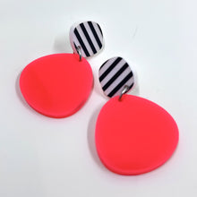 Load image into Gallery viewer, Skitty Kitty | Earrings | Pebbles small earrings