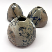 Load image into Gallery viewer, Michelle Watson | Bud vase |