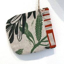 Load image into Gallery viewer, Bursaria Workshop | Small snap purse | burs012