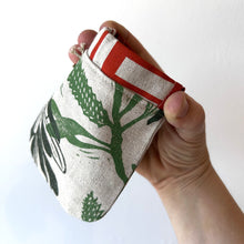 Load image into Gallery viewer, Bursaria Workshop | Small snap purse | burs012