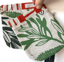 Load image into Gallery viewer, Bursaria Workshop | Small snap purse | burs012