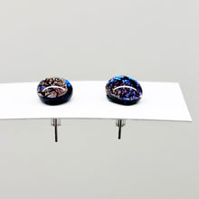 Load image into Gallery viewer, A Fiery Heart | Stud earrings |