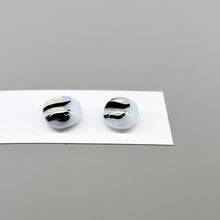 Load image into Gallery viewer, A Fiery Heart | Stud earrings |