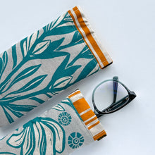 Load image into Gallery viewer, Bursaria Workshop | Glasses case | burs016