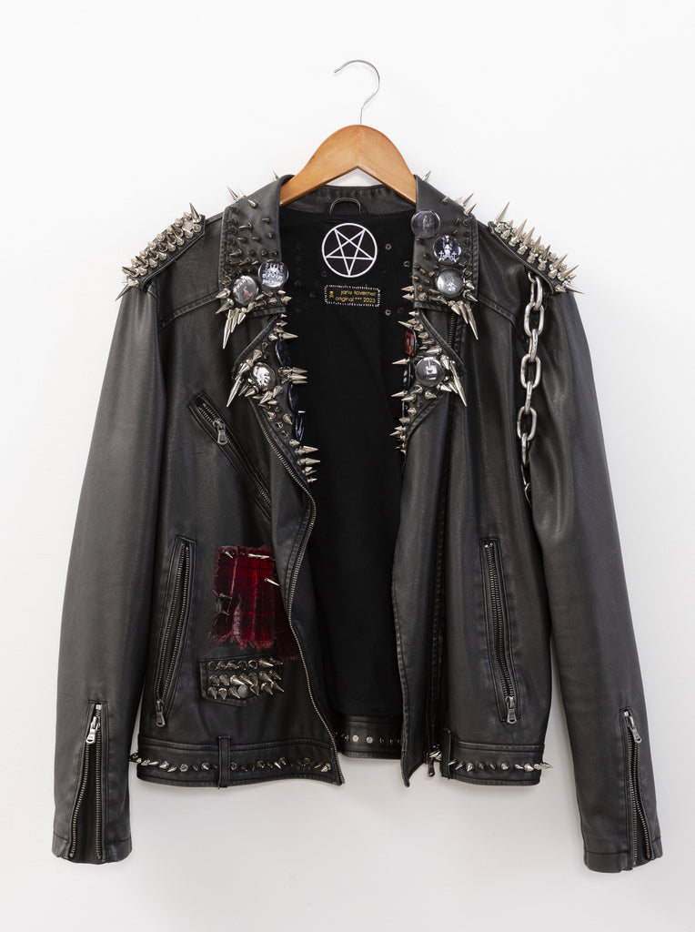 Jane  Taverner | Textiles | In Reality I'm An Extremely Broken Person