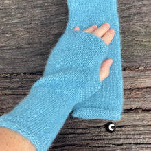 Load image into Gallery viewer, MicMac Design | Sky blue fingerless gloves