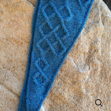 Load image into Gallery viewer, MicMac Design | Alpaca neck scarf