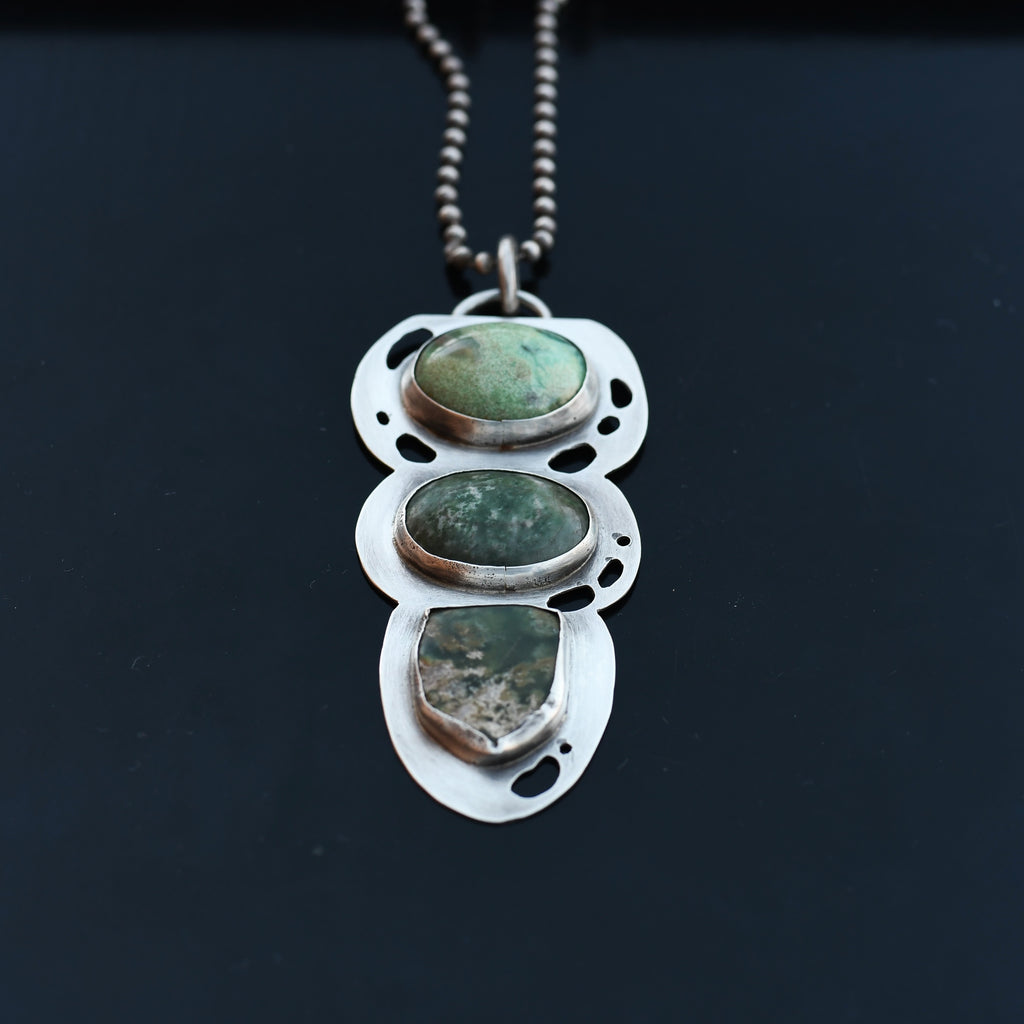 Vspora Art | Green Gemstone Necklace |