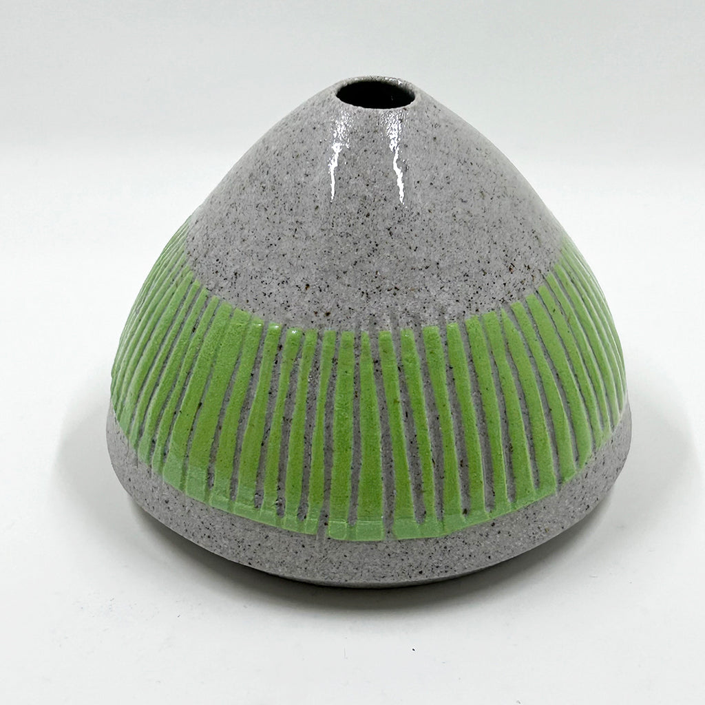 Muddy Ducks Clay | Speckled bud vase