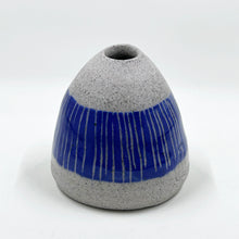 Load image into Gallery viewer, Muddy Ducks Clay | Speckled bud vase