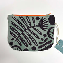 Load image into Gallery viewer, Bursaria Workshop | Small zip purse